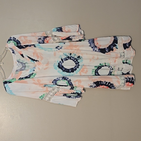 crown & ivy Dresses & Skirts - Crown & Ivy Mini Dress‎ V Neck White Multicolor Womens Size XL
